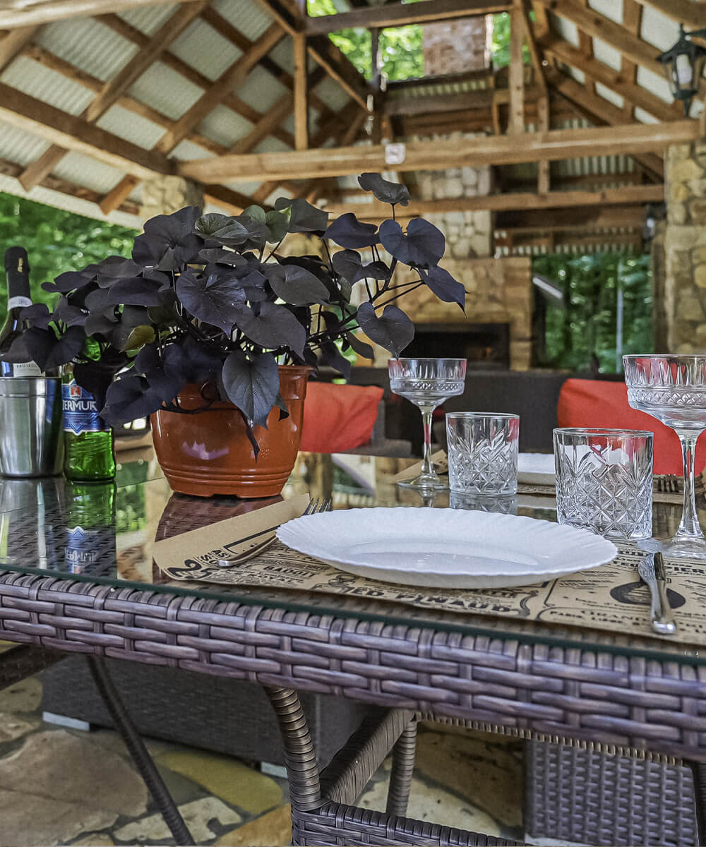 Кафе в Гуамке с верандой